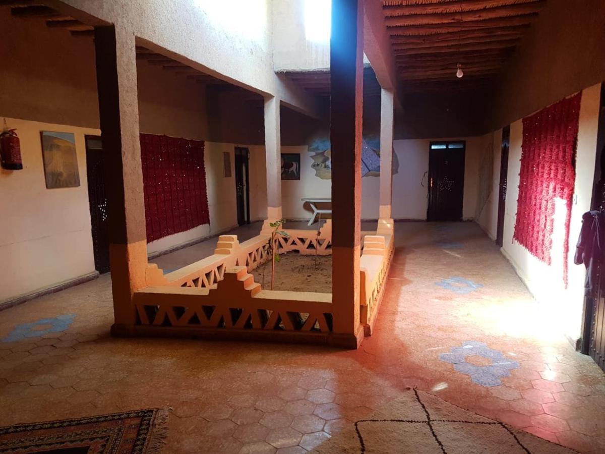 Family Moroccan House 梅尔祖卡 外观 照片