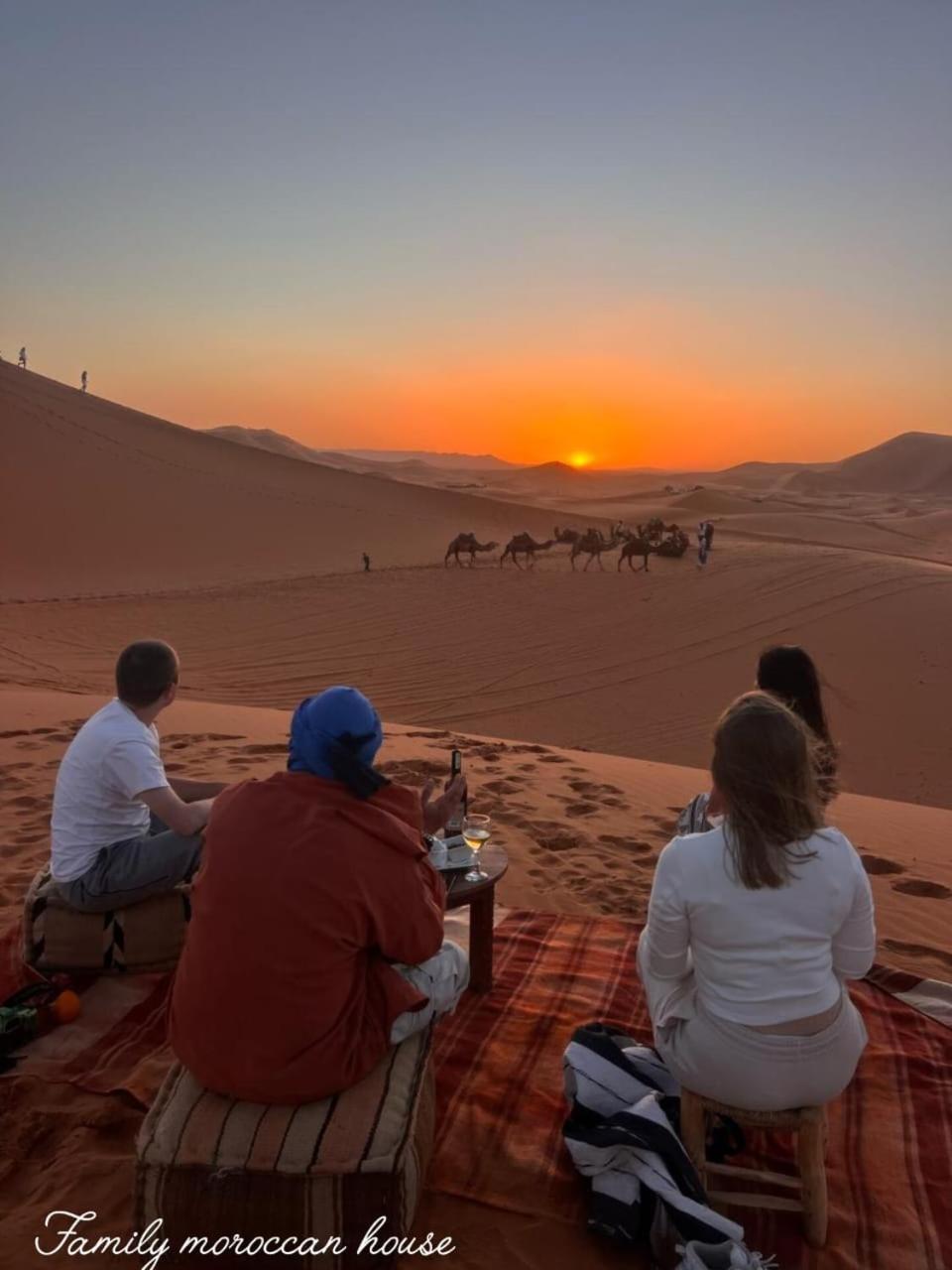 Family Moroccan House 梅尔祖卡 外观 照片