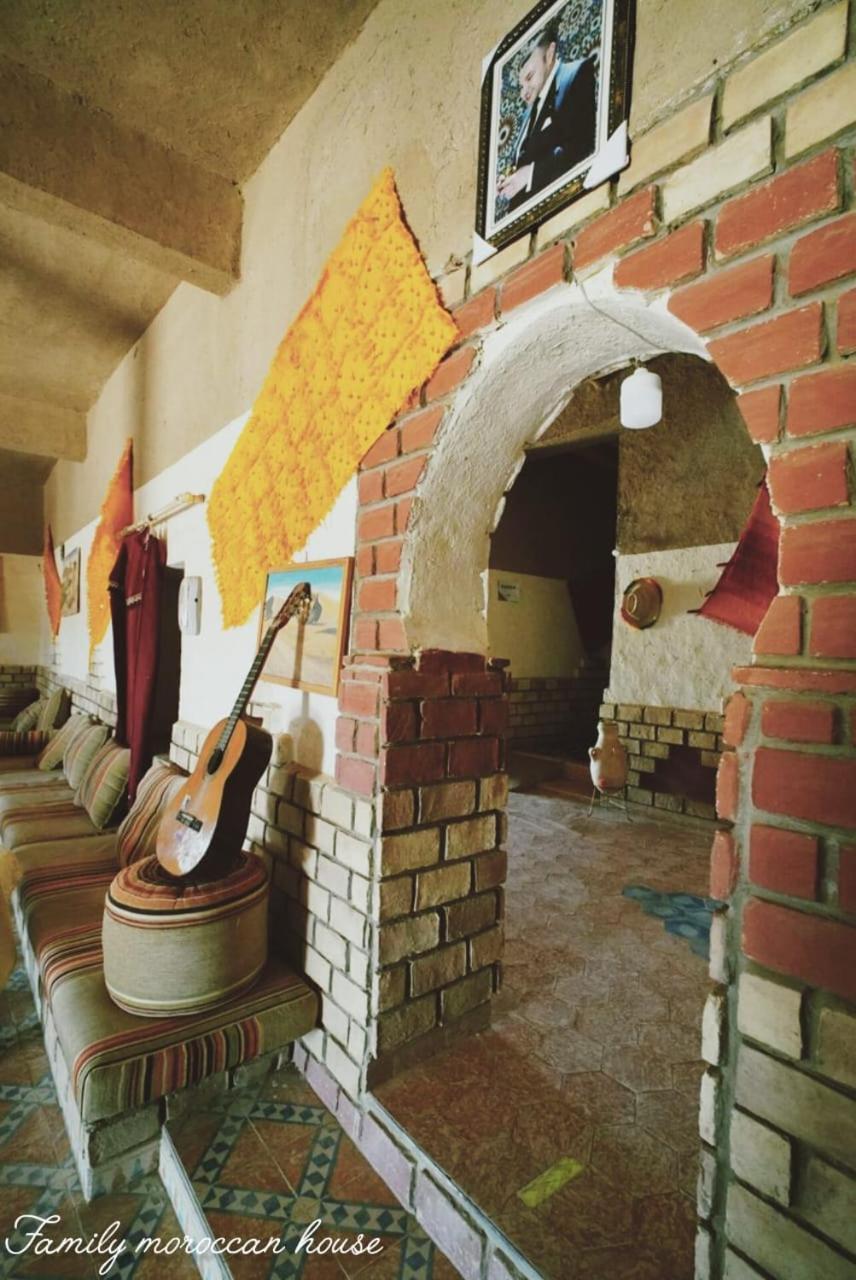 Family Moroccan House 梅尔祖卡 外观 照片